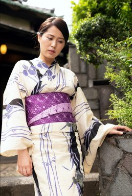 Miho Tsuno Yukata y la piel desnuda (121P)