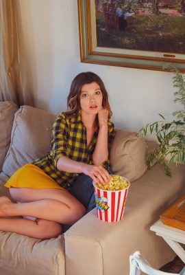 Stefania Beatty – Noche de cine (120p)