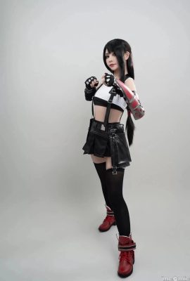 Chica explosiva Meow Kat – Final Fantasy 7 Tifa (55P)