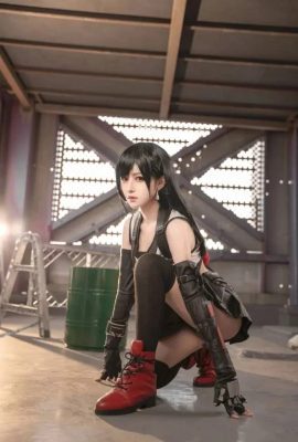 Cosplay de Tifa de «Final Fantasy» (CN: Shika Xiaolulu) (10P)