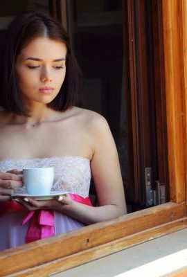 ¡Es la hora del té, chicas, y yo también quiero una taza!