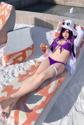 C9 Sneaky – Fiesta en la piscina Caitlyn