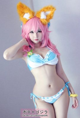 (Cosplay) Potato Godzilla – Tamamo Bikini (20 de diciembre de 2021)