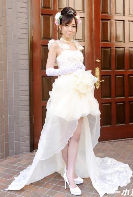 (Yamate Shiori) Luciendo un vestido de novia y disfrutando del último trío antes de la boda (33P)