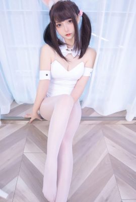 Weibo Hermosa Chica Kagura Board Midwinter Cosplay Foto Erótica Bunny Bubble (150P)